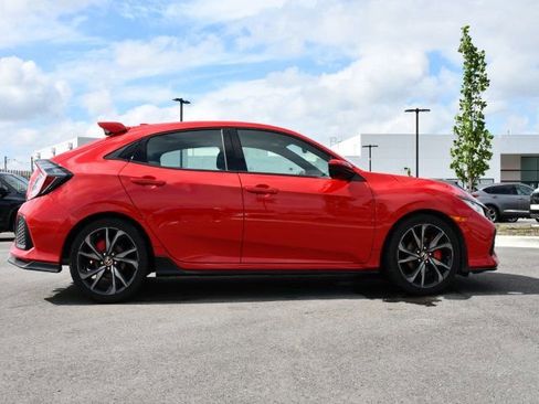 Used 2018 Honda Civic Sport image 12