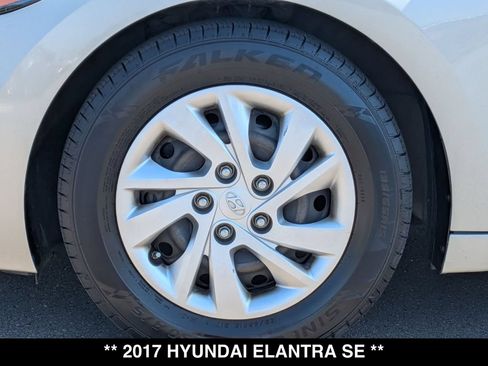 Used 2017 Hyundai Elantra SE FWD image 15
