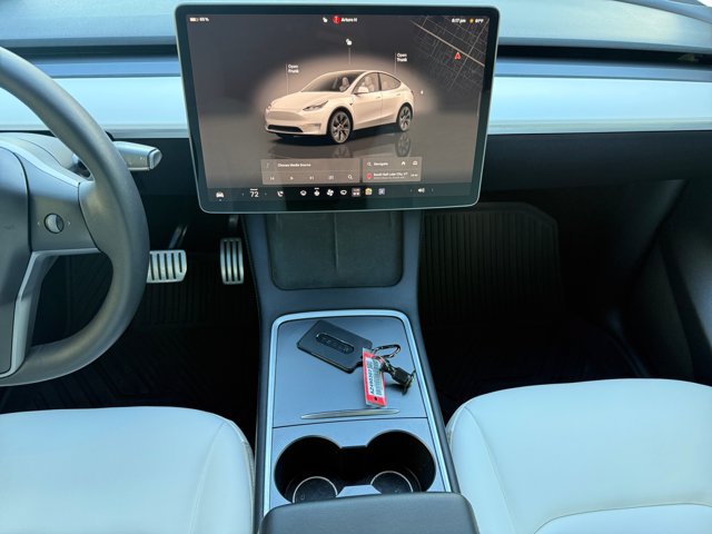 Used 2022 Tesla Model Y Performance AWD/4WD image 15