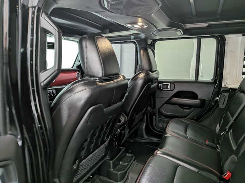 Used 2023 Jeep Wrangler Unlimited Rubicon w/ Cold Weather Group image 19