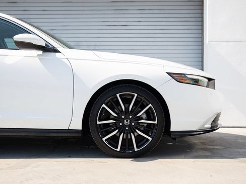 Used 2023 Honda Accord Touring image 5
