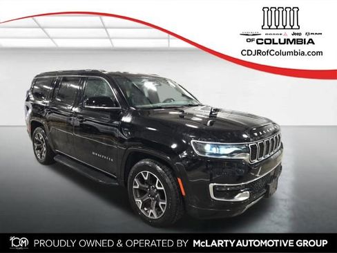 Used 2023 Jeep Wagoneer Series III w/ Preferred Equipment Group image 1