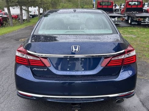 Used 2017 Honda Accord EX image 3