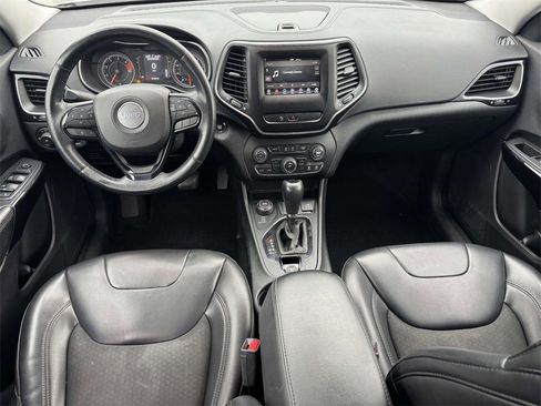 Used 2019 Jeep Cherokee Latitude Plus image 11