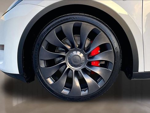 Used 2023 Tesla Model Y Performance AWD/4WD image 32