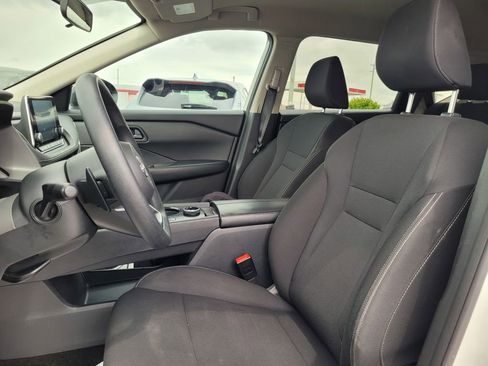 Used 2024 Nissan Rogue S AWD/4WD image 11