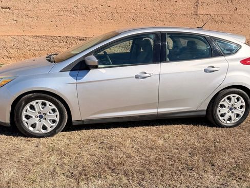 Used 2012 Ford Focus SE image 1