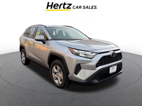Used 2025 Toyota RAV4 XLE image 1