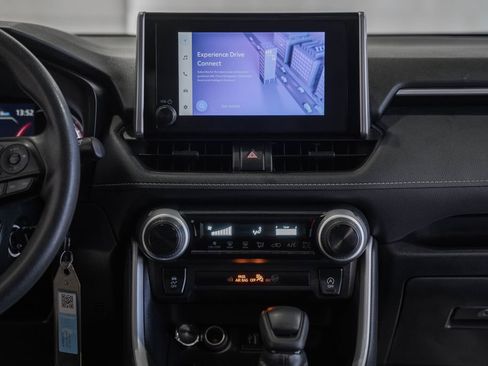 Used 2024 Toyota RAV4 LE image 22