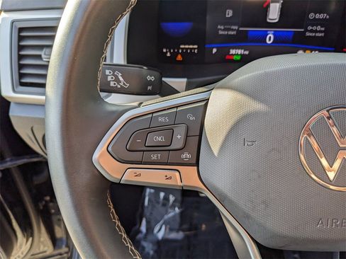 Certified 2022 Volkswagen Atlas Cross Sport SE image 29