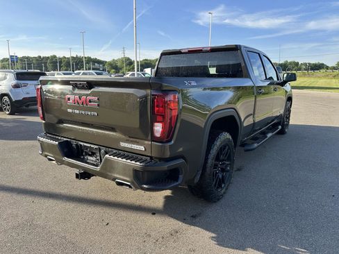 Used 2024 GMC Sierra 1500 Elevation w/ X31 Off-Road Package AWD/4WD image 10