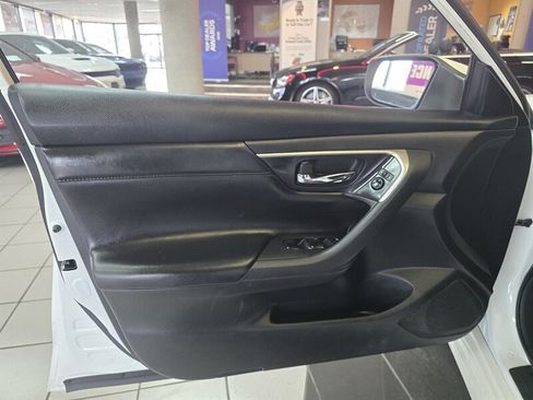 Used 2015 Nissan Altima 2.5 S w/ Special Edition Package FWD image 7