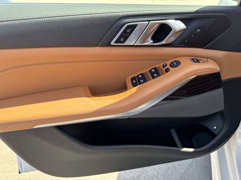 Used 2026 BMW X5 xDrive50e w/ M Sport Package image 12