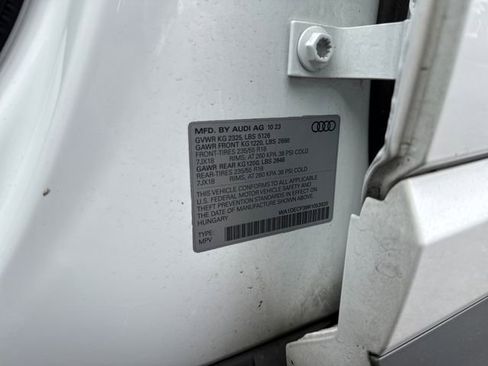 Used 2024 Audi Q3 2.0T Premium image 19