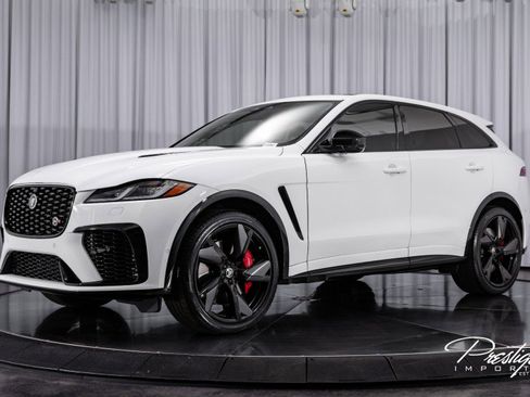 Used 2024 Jaguar F-PACE SVR image 7