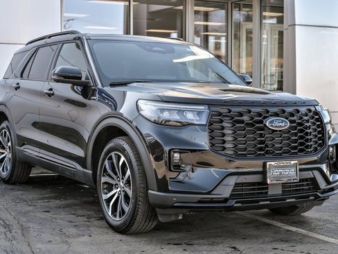 Used 2025 Ford Explorer ST-Line image 10