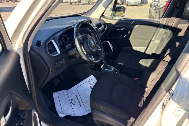 Used 2021 Jeep Renegade Latitude w/ Convenience Group AWD/4WD image 9