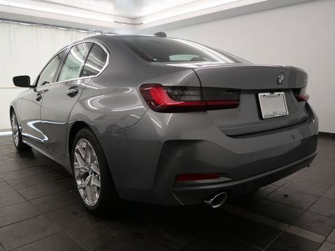 Used 2025 BMW 330i Sedan w/ Premium Package image 5