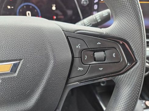 Used 2025 Chevrolet Trax LT image 15