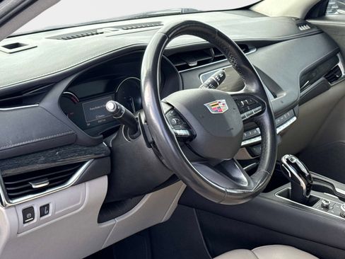 Used 2020 Cadillac XT4 Premium Luxury image 12