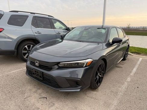 Used 2024 Honda Civic Sport image 3