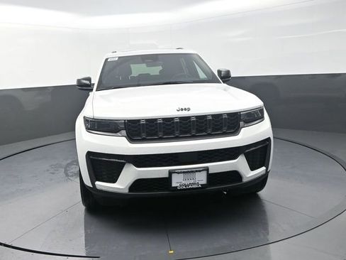 New 2026 Jeep Grand Cherokee Altitude AWD/4WD image 4