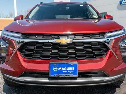 Used 2024 Chevrolet Trax LT w/ Driver Confidence Package FWD image 3