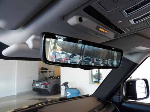 Used 2020 Land Rover Defender 110 HSE image 12