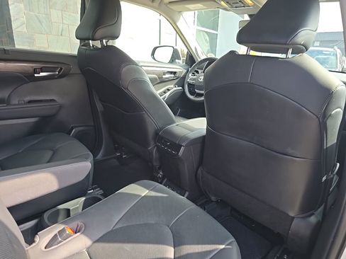 Used 2020 Toyota Highlander Limited image 31