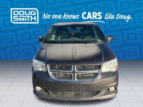Used 2019 Dodge Grand Caravan SXT w/ Driver Convenience Group image 7