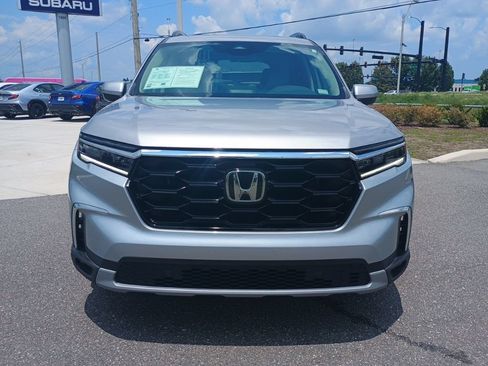 Used 2024 Honda Pilot Touring image 2