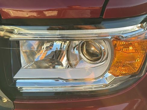 Used 2017 GMC Canyon SLT w/ Driver Alert Package image 6