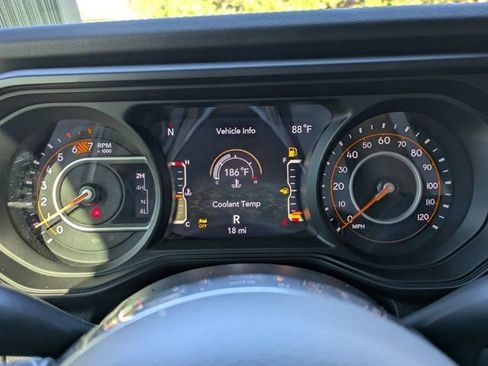 New 2026 Jeep Wrangler Unlimited Sahara w/ Technology Group AWD/4WD image 23