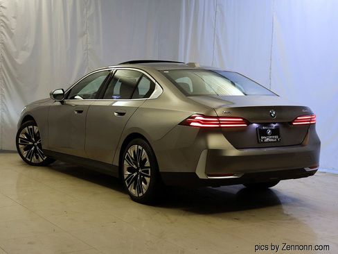 Certified 2026 BMW 540i xDrive AWD/4WD image 9