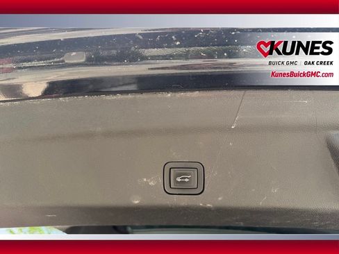 Used 2023 GMC Yukon SLT w/ SLT Premium Package AWD/4WD image 4