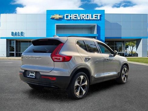 Used 2023 Volvo XC40 B4 Ultimate FWD image 3
