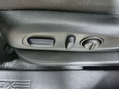 Used 2023 Chevrolet Equinox LT FWD image 22