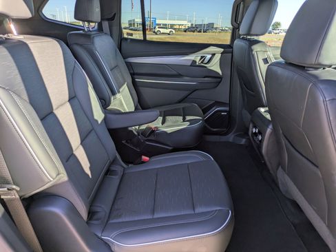 Used 2025 Buick Enclave Sport Touring image 24