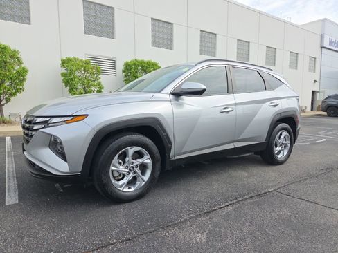 Certified 2023 Hyundai Tucson SEL w/ Winter Package AWD/4WD image 2