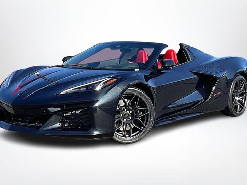 Used 2024 Chevrolet Corvette Z06 image 3