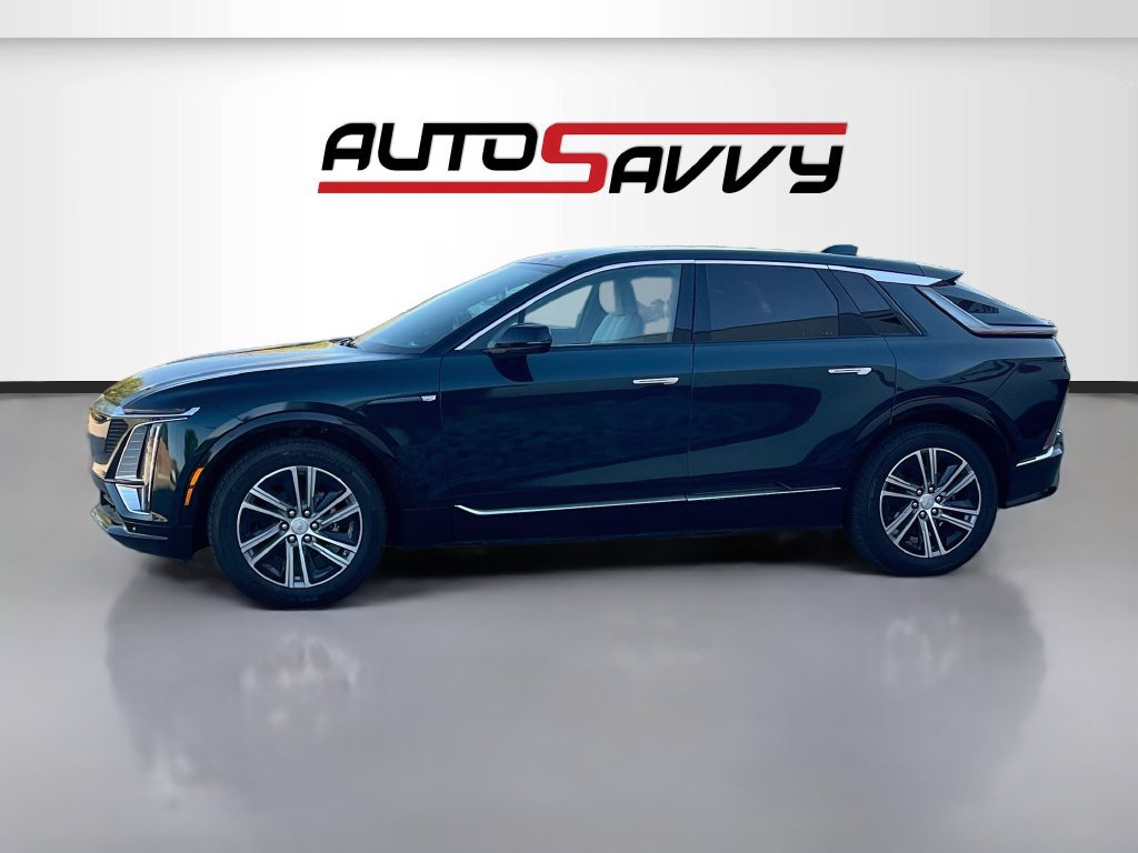 Used 2026 Cadillac Lyriq Luxury w/ LPO, Floor Liner Package AWD/4WD image 4