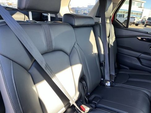 Used 2025 Honda Pilot EX-L image 19