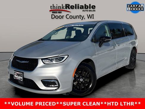 Used 2024 Chrysler Pacifica Touring-L FWD image 1