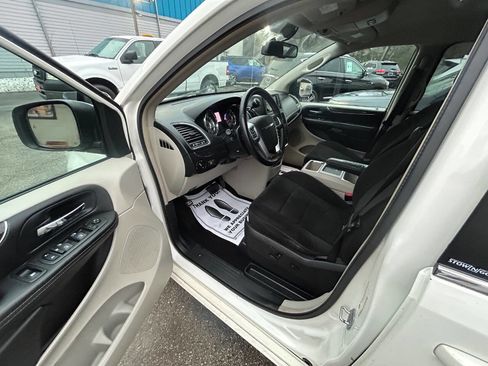 Used 2012 Chrysler Town & Country Touring w/ Entertainment Group #1 image 5