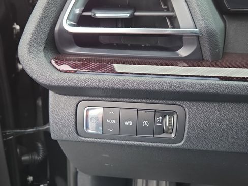 New 2026 Chevrolet Traverse RS w/ LPO, Floor Liner Package AWD/4WD image 29