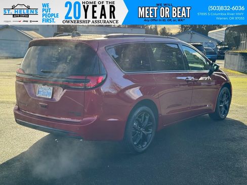 New 2026 Chrysler Pacifica Limited w/ S Appearance Package image 9