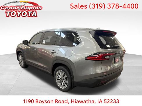 New 2026 Toyota Grand Highlander Platinum image 2