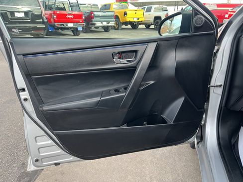 Used 2017 Toyota Corolla SE image 15