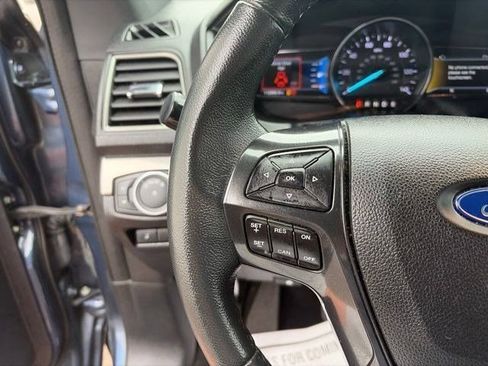 Used 2019 Ford Explorer XLT w/ Equipment Group 202A FWD image 17