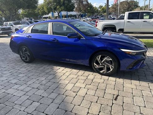 Used 2025 Hyundai Elantra SEL FWD image 15